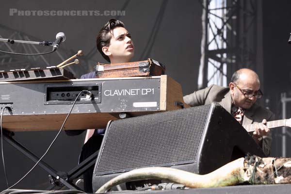 KITTY, DAISY AND LEWIS - 2009-08-29 - SAINT CLOUD - Domaine National - Scene de la Cascade - 